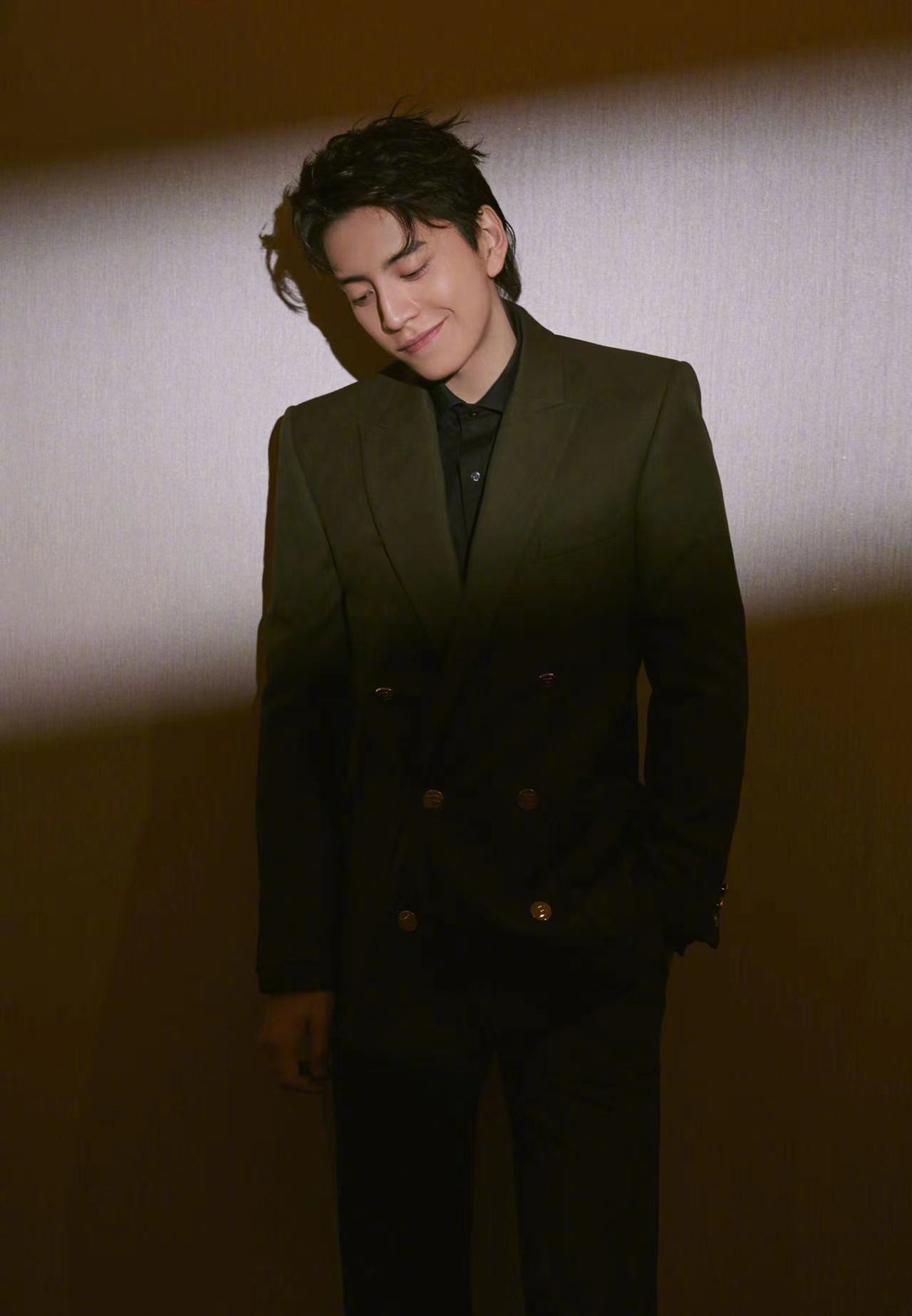 出道十四载王大陆挑战自我坚持初心在演员的路上不断突破