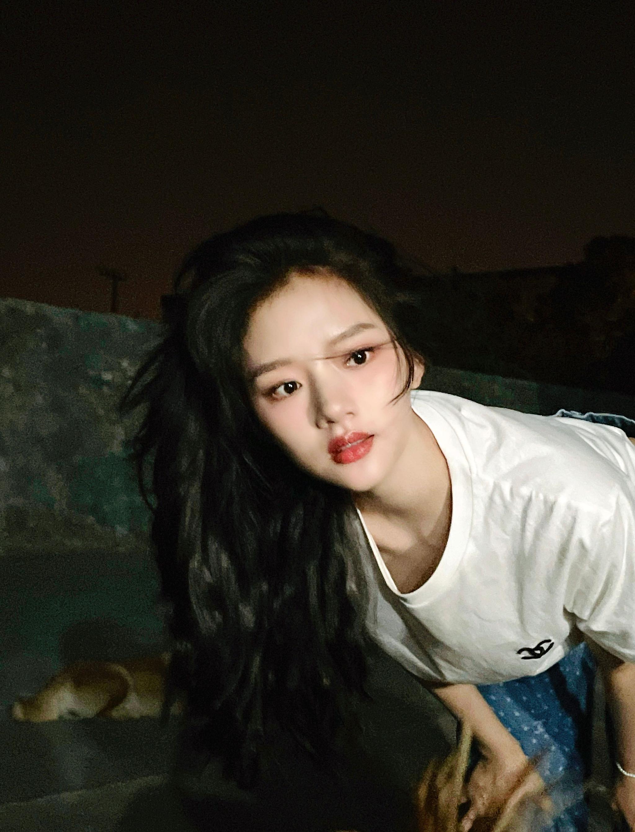 任敏桃花坞最新随拍黑长直的小敏清纯又知性