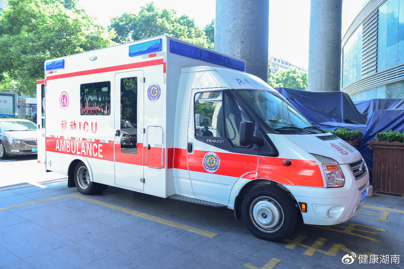 "移动icu"救护车落户这家医院!送医途中可做紧急手术(图)