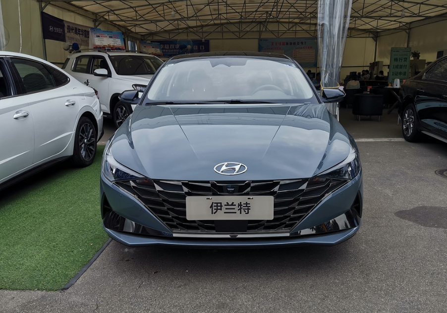 年轻上班族怎么选车？现代伊兰特对比福特福睿斯