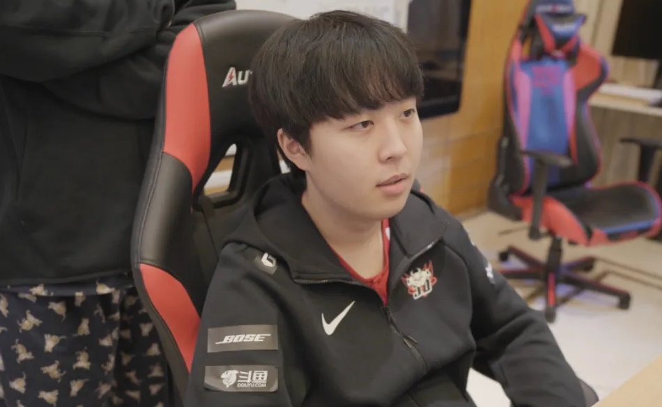 离谱!外媒评选S12最强选手Top20,RNG无一人上榜休闲区蓝鸢梦想 - Www.slyday.coM 离谱!外媒评选S12最强选手Top20,RNG无一人上榜休闲区蓝鸢梦想 - Www.slyday.coM