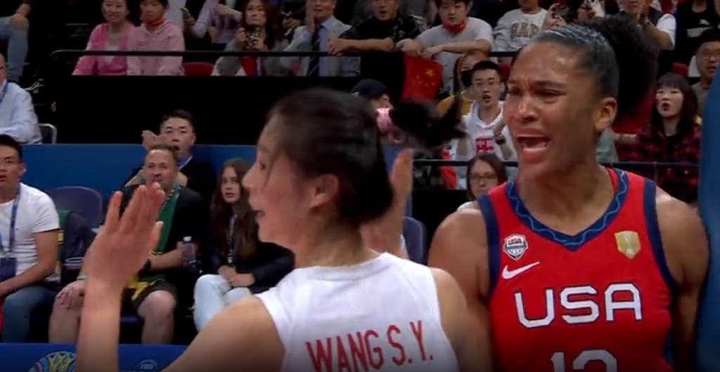 差距不小!中国女篮半场落后,李月汝华丽转身,金维娜献压哨三分休闲区蓝鸢梦想 - Www.slyday.coM 差距不小!中国女篮半场落后,李月汝华丽转身,金维娜献压哨三分休闲区蓝鸢梦想 - Www.slyday.coM