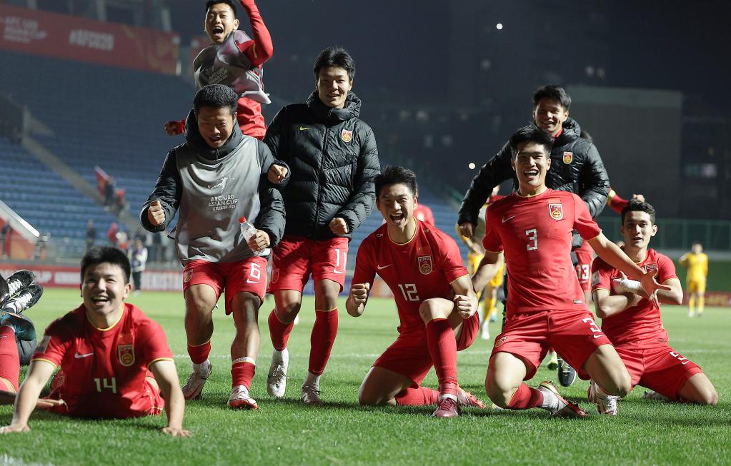 u20国足领队邵佳一:希望队员不要停下前进的脚步|新华社|u20|16_新浪