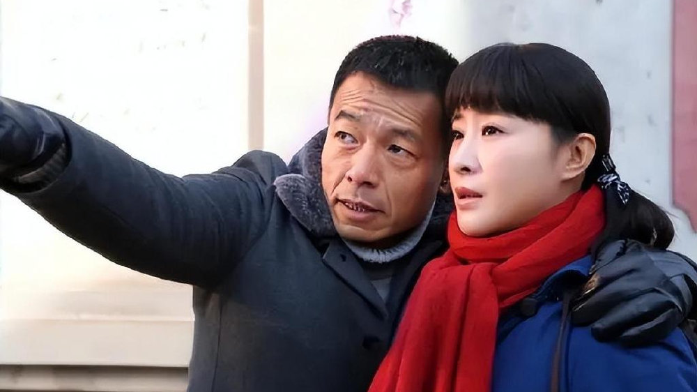 硬汉王挺：本色出演刑警，38岁帮爸爸还债千万，父子俩抱头痛哭|王挺|父亲|刑警_新浪新闻