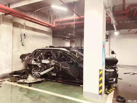 沃尔沃回应南京一混动版汽车充电时爆炸：正配合消防部门调查原因休闲区蓝鸢梦想 - Www.slyday.coM