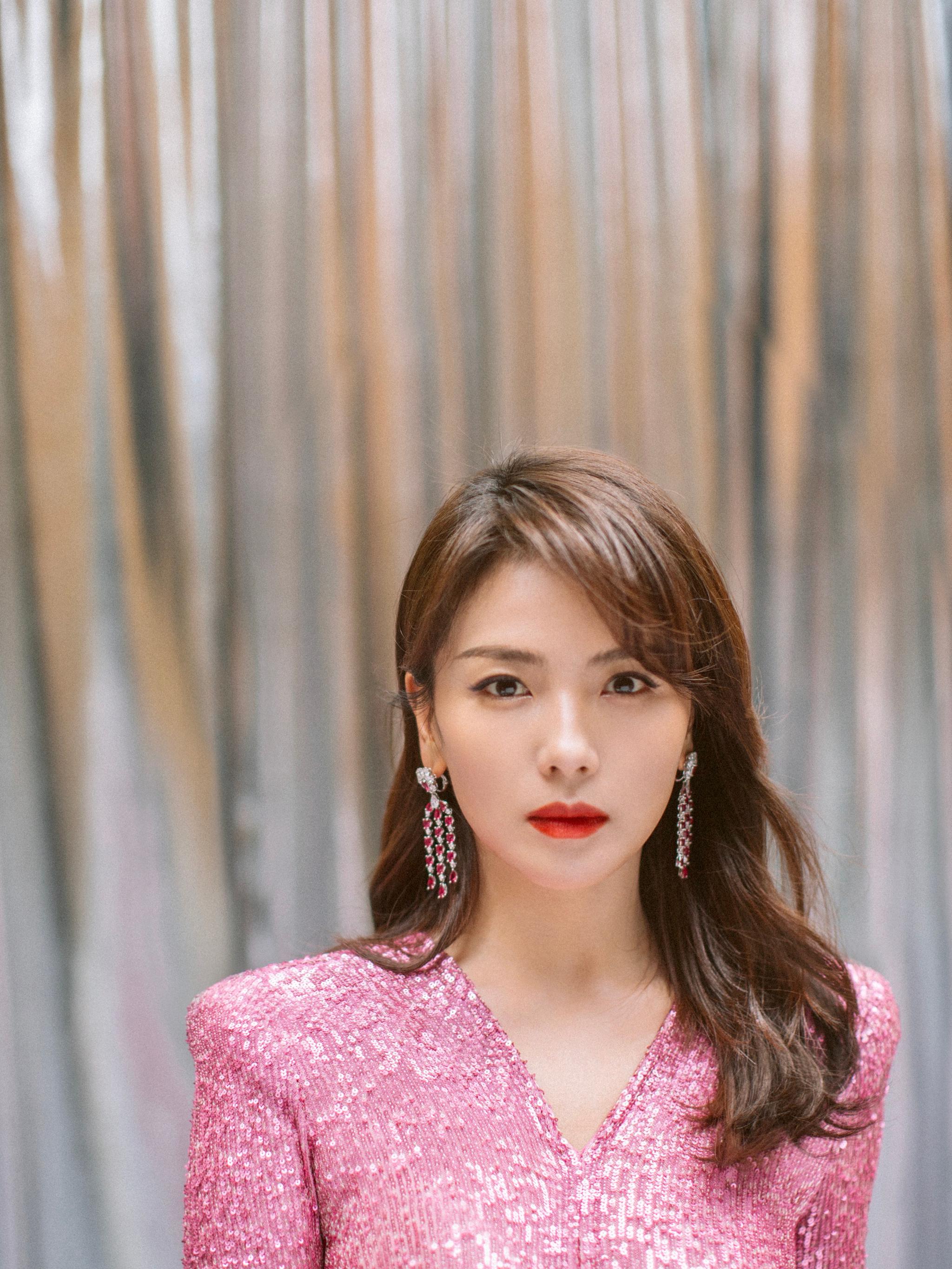 涛姐@刘涛tamia 在线释放美腻!令人心动的人鱼姬色长裙