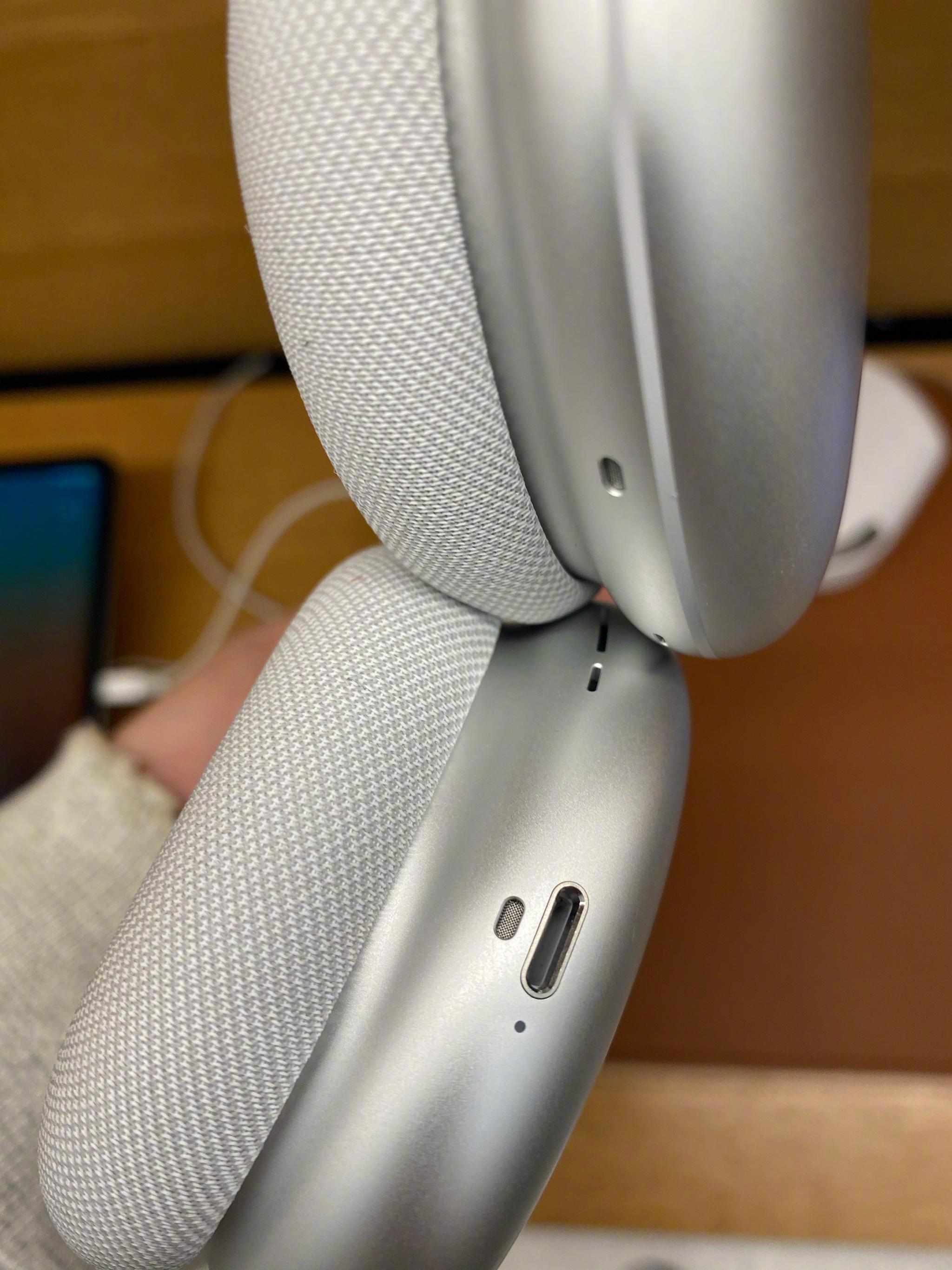 今天跑去苹果店看了airpodsmax样子真的是很赞