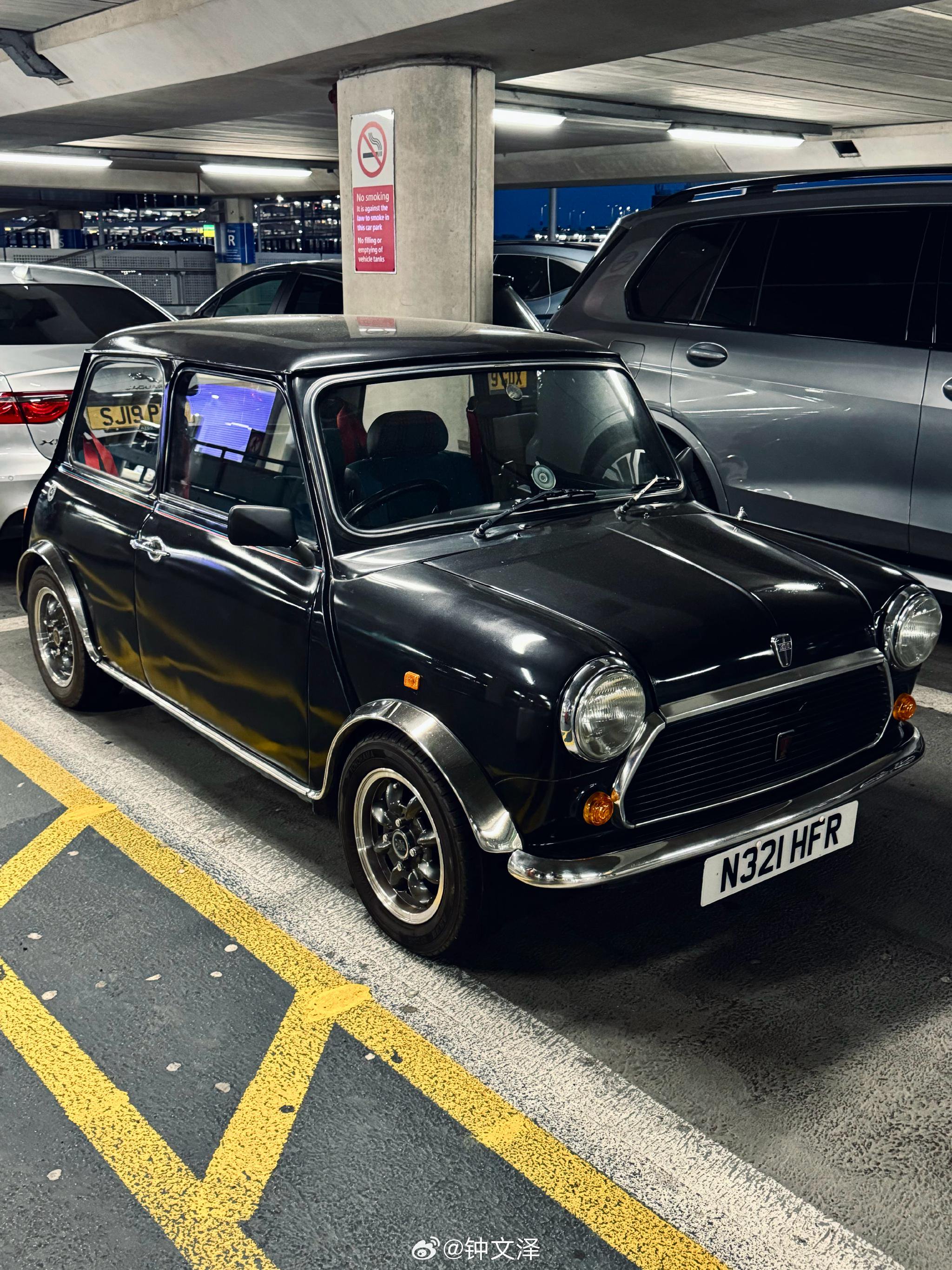 这次在英国发现 MINI COOPER 是真的受欢迎，各种小车-新浪汽车