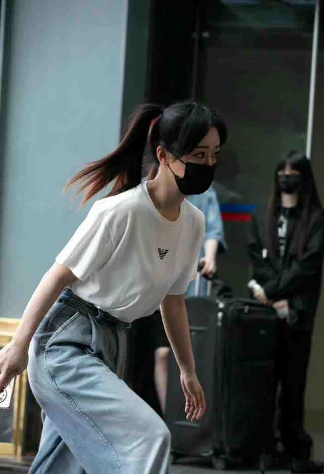 杨紫的反差萌让人大开眼界，甜糯软萌又减龄，别再说她是女汉子了休闲区蓝鸢梦想 - Www.slyday.coM