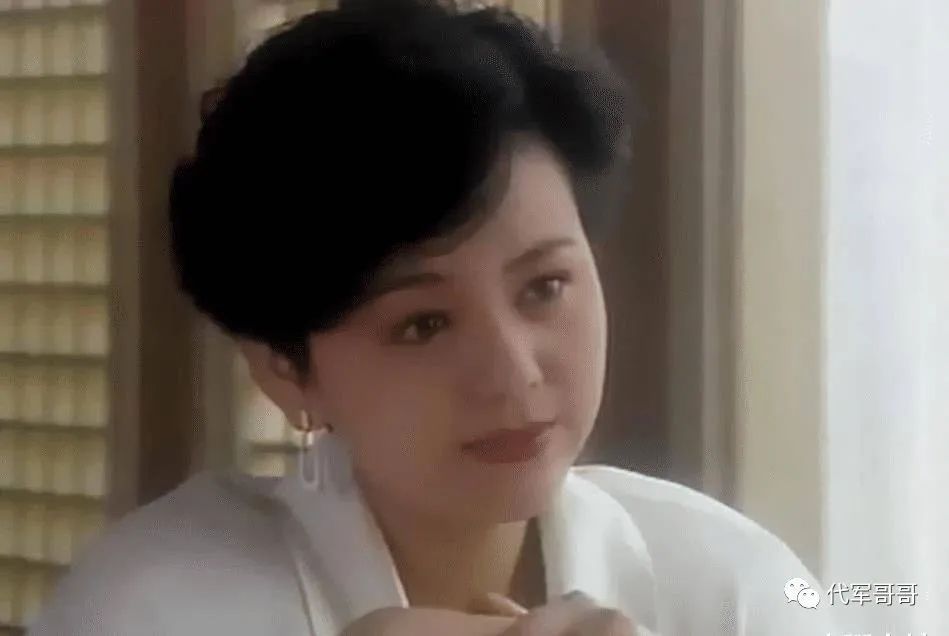 52岁王琳穿紧身裙与国外男贴身热舞,曾嫁两任富豪,如今却单身|王琳|雪姨|热舞_新浪新闻