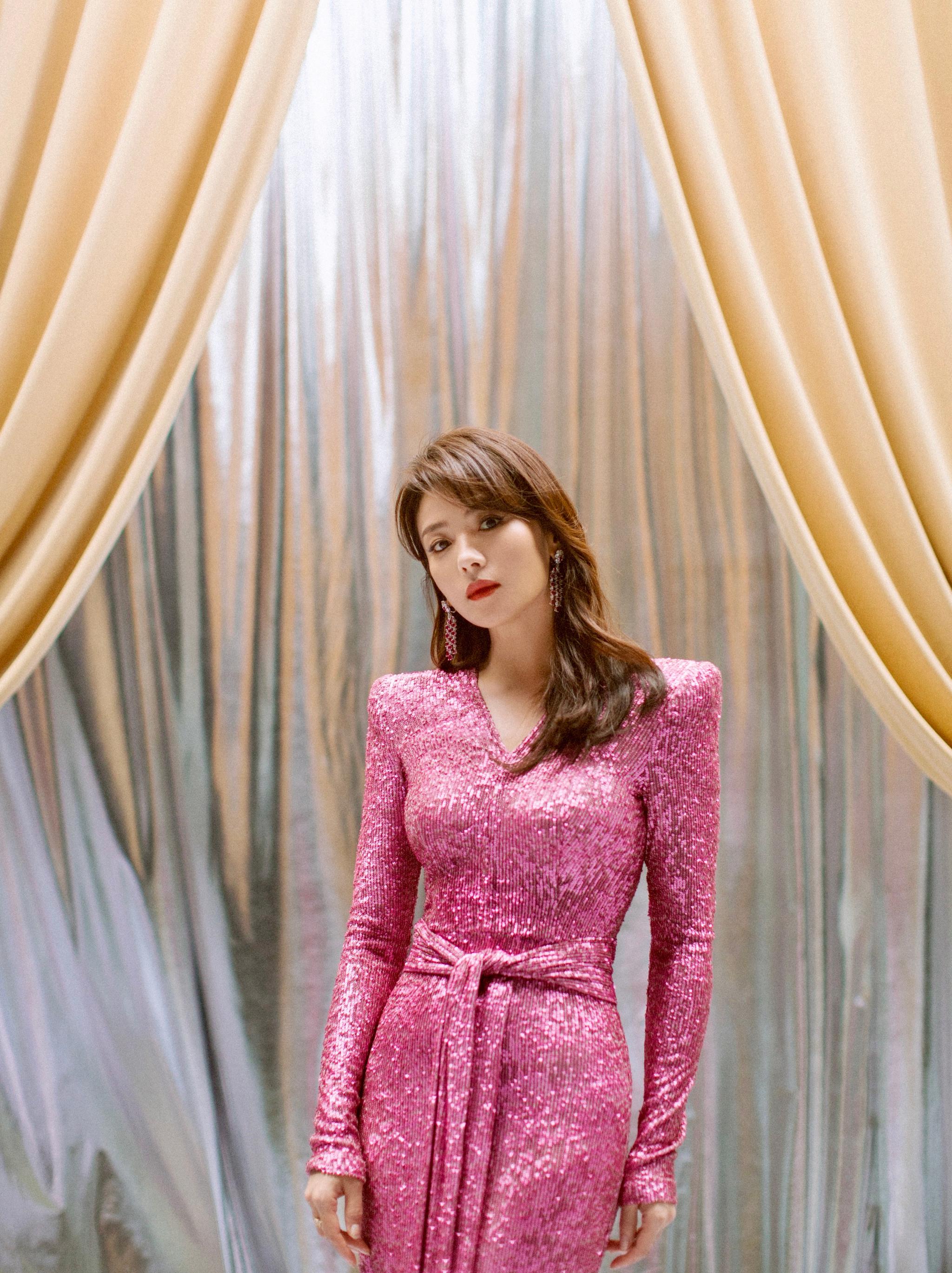 涛姐@刘涛tamia 在线释放美腻!令人心动的人鱼姬色长裙