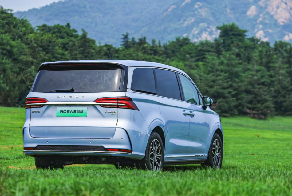 国产电动MPV如何选？荣威iMAX8 EV对比岚图梦想家