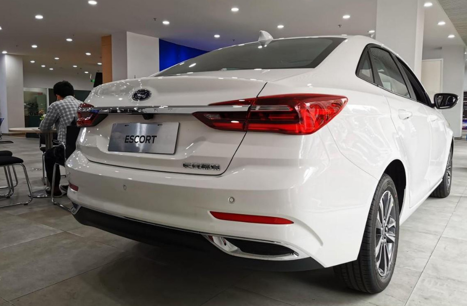 年轻上班族怎么选车？现代伊兰特对比福特福睿斯