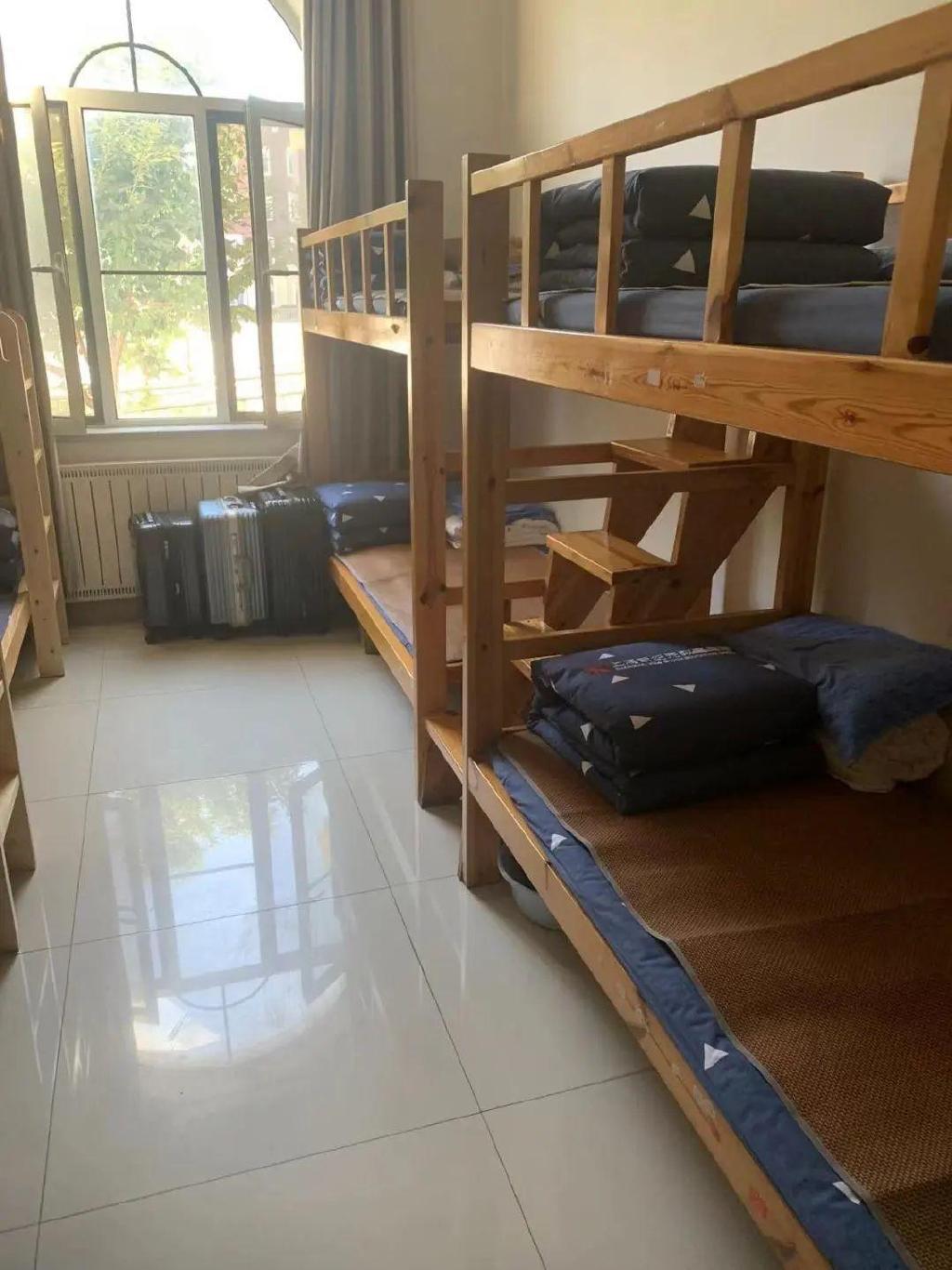 明确内务标准争当合格学生潍坊新纪元综合高中内务标准培训会