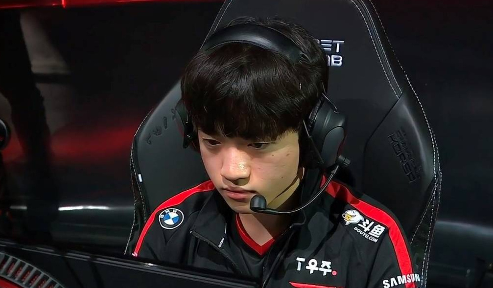 离谱!外媒评选S12最强选手Top20,RNG无一人上榜休闲区蓝鸢梦想 - Www.slyday.coM 离谱!外媒评选S12最强选手Top20,RNG无一人上榜休闲区蓝鸢梦想 - Www.slyday.coM