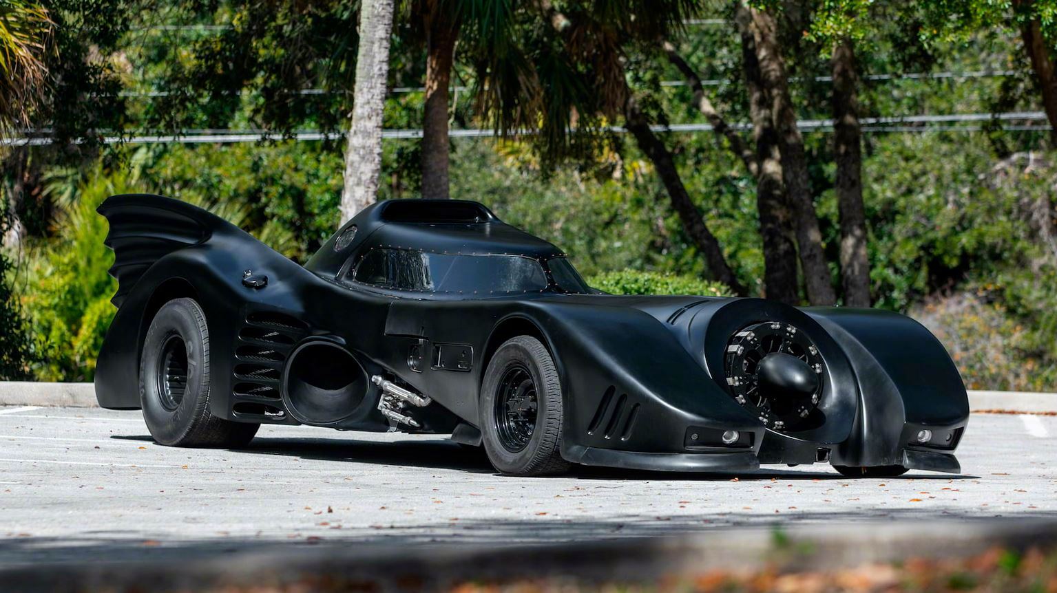 一枚蝙蝠战车batmobile
