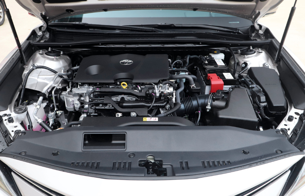 日系B级轿车争夺赛：2023款丰田凯美瑞对比本田雅阁