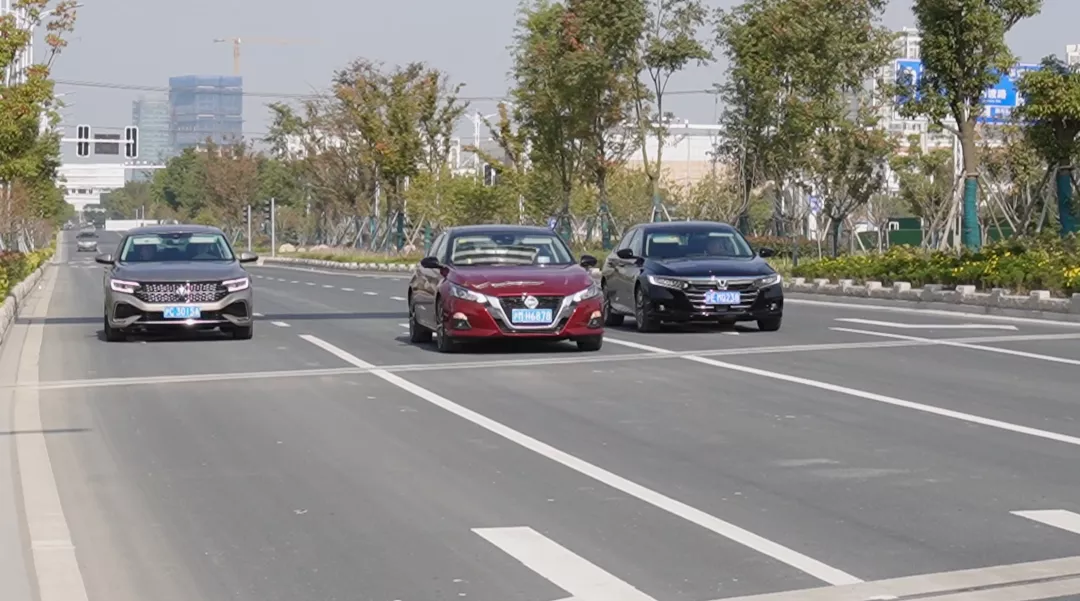 内燃机最后的防线！对比评测2021款天籁/新雅阁/新帕萨特