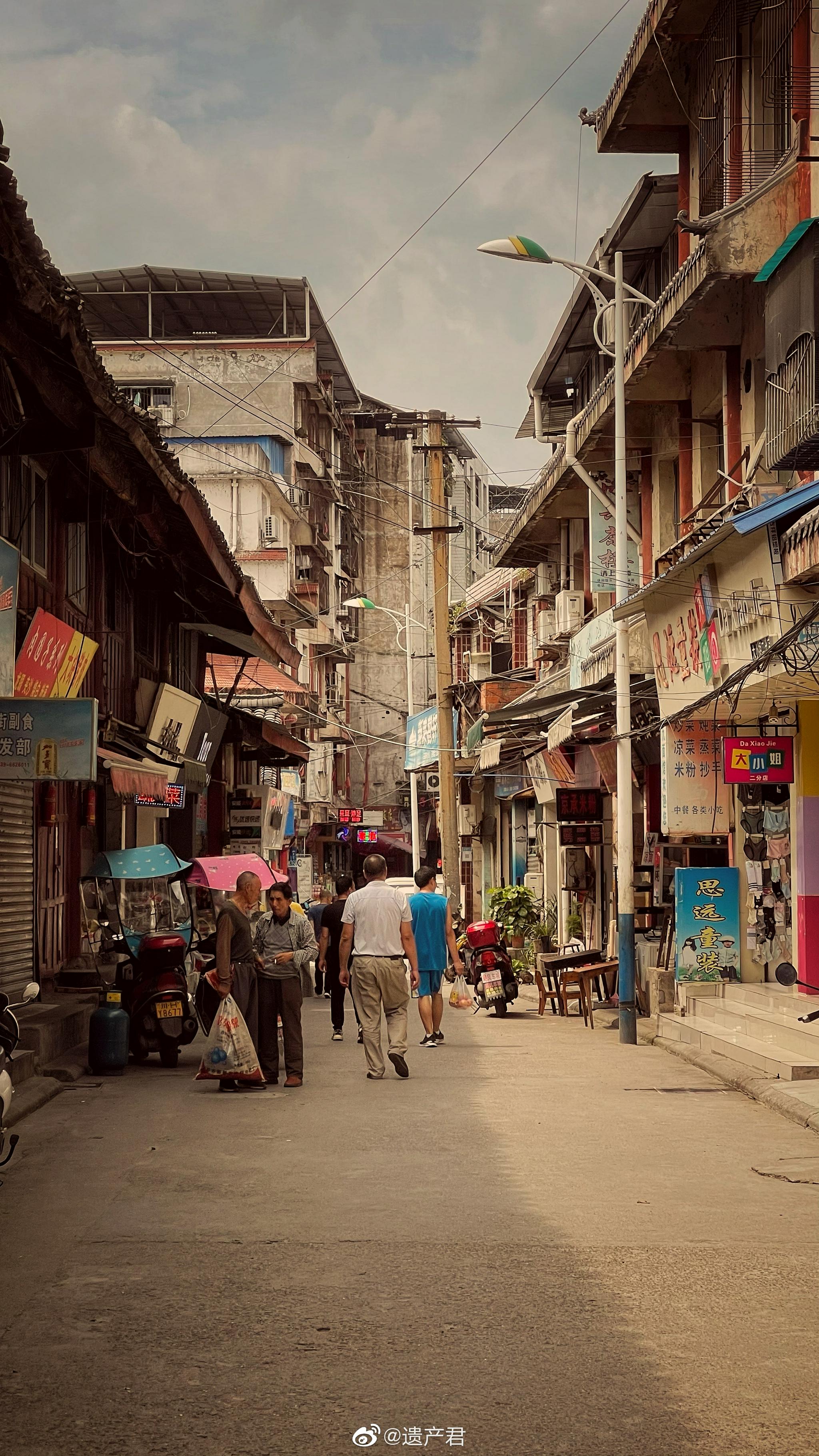 四川剑阁县普安镇保留了很多80-90年代的房子……_高清图集_新浪网