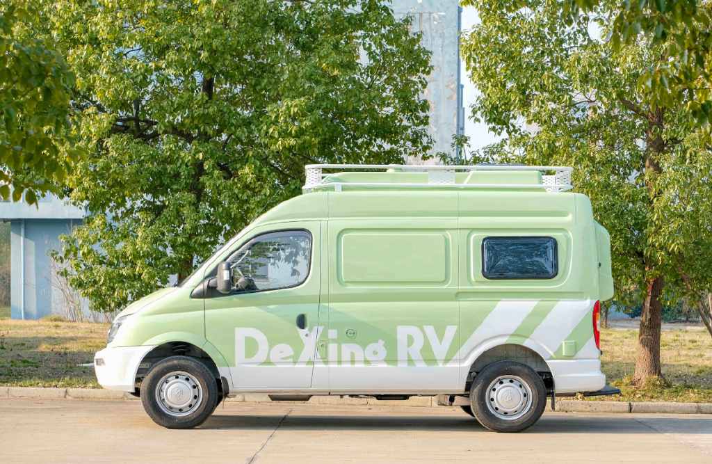 98万,带卫生间的vanlife露营房车 乐天派>,德兴房车又一力作-新浪汽车