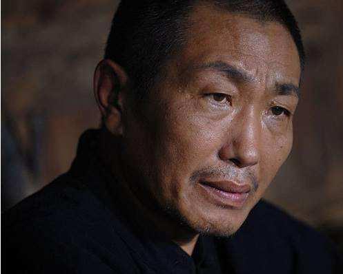 "爸爸专业户"杜源:娶了4岁就认识的姑娘,老戏骨中最深情的人