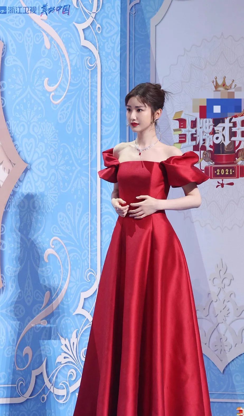 《王牌》女嘉宾比美:毛晓彤穿抹胸,王子文踩恨天高,杨颖脸赢了