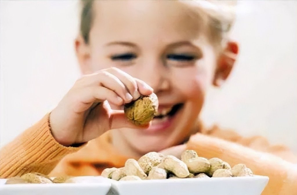适合孩子常吃的9种食物,提升记忆力,让孩子越吃越聪明__财经头条
