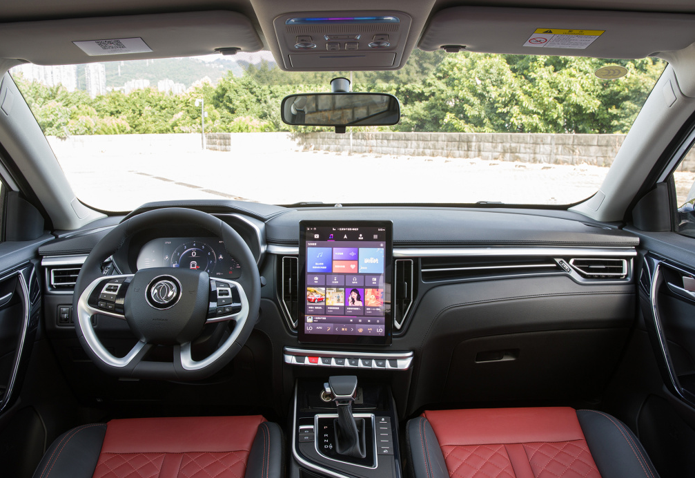 高颜值 大空间风行t5,红座椅配12寸大屏,起售6万多-新浪汽车