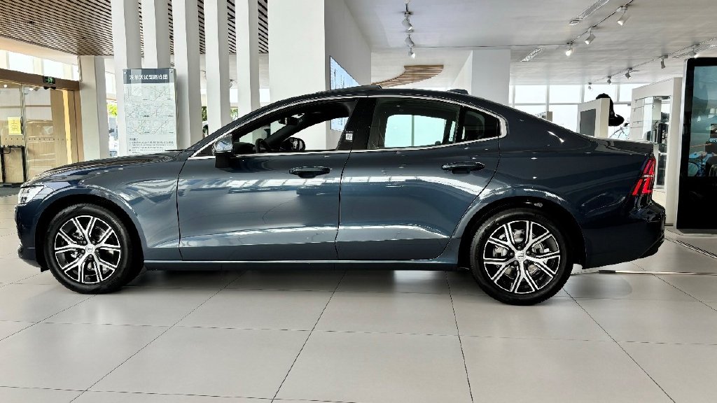 4月探店2149万比小米su7起步价低能买沃尔沃s60