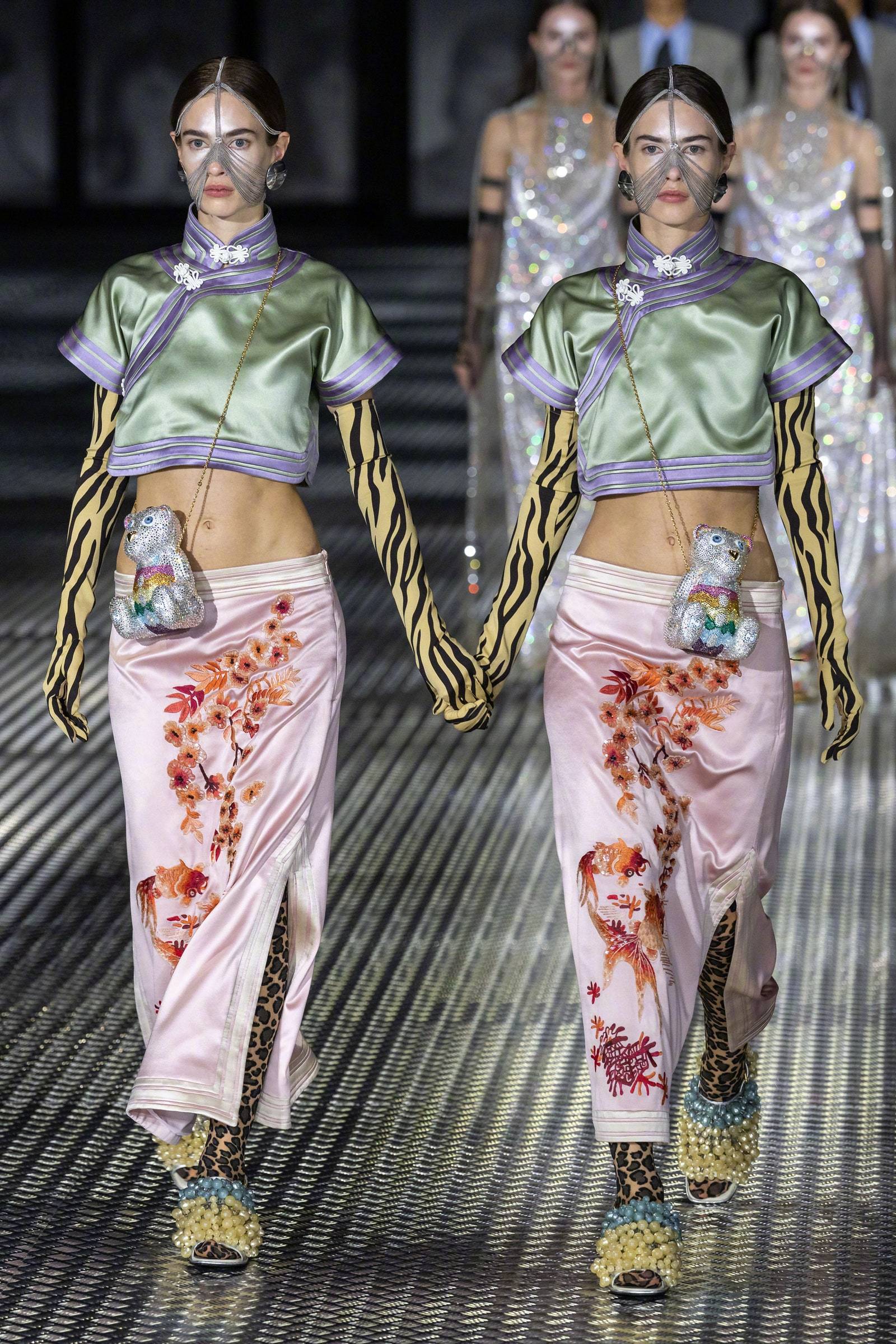 Gucci2023春夏系列的“中国风”服装……