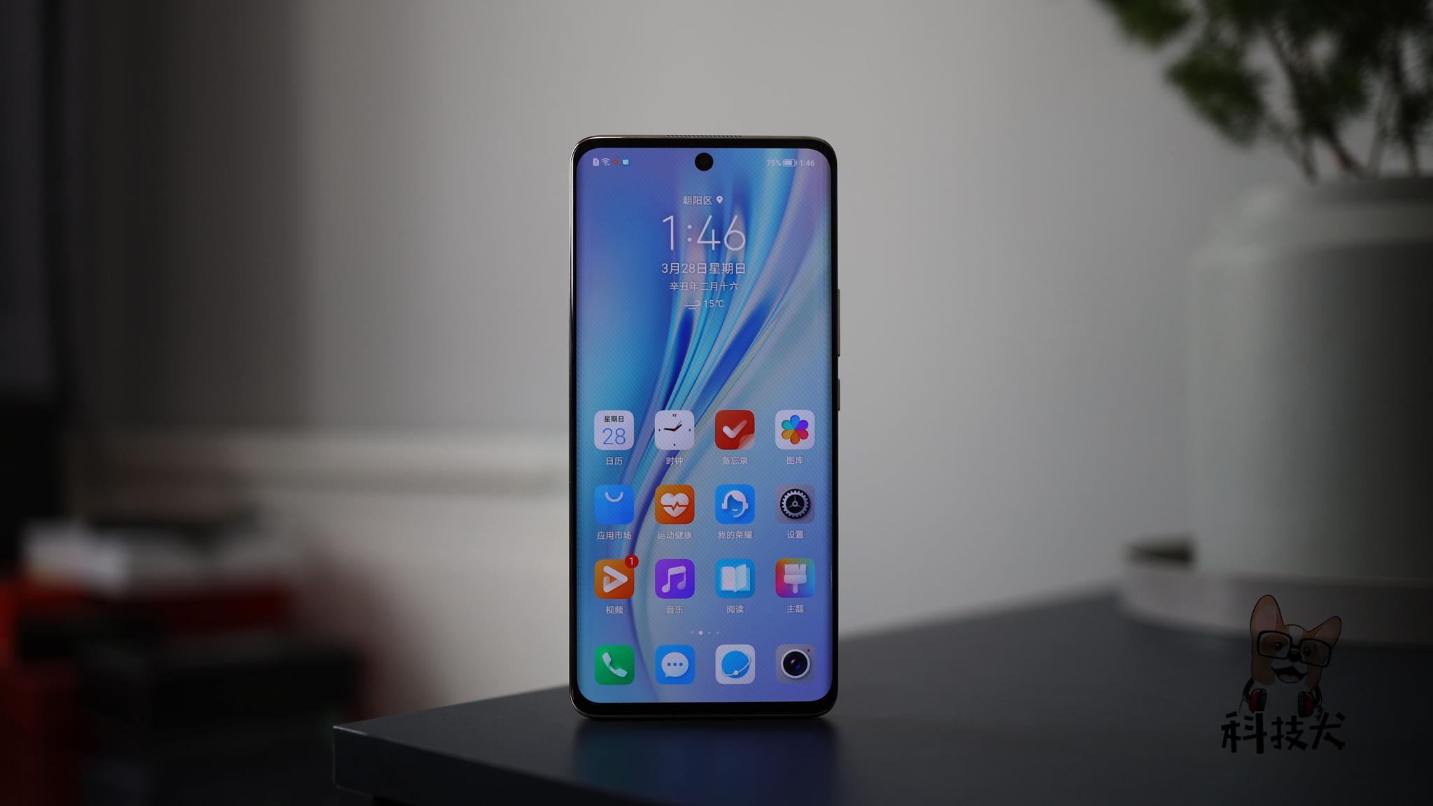 荣耀v40轻奢版简评整机轻盈手感俱佳四大缺点啥备受诟病