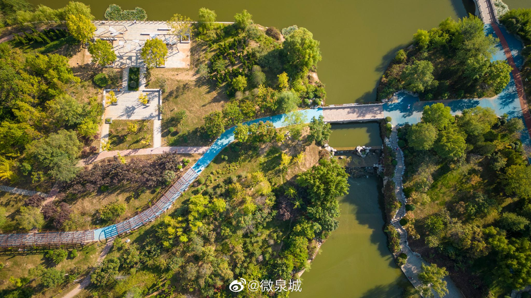 彩虹湖公园位于济南市高新区孙村片区正中……