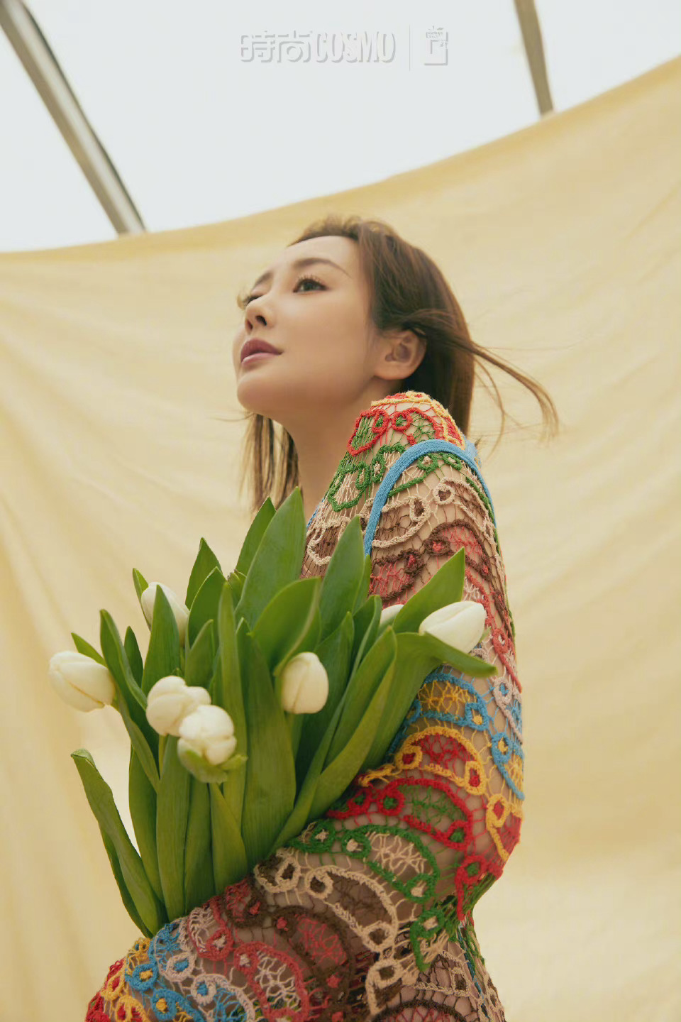 李纯最新时尚杂志大片时而慵懒时而酷飒时而神秘