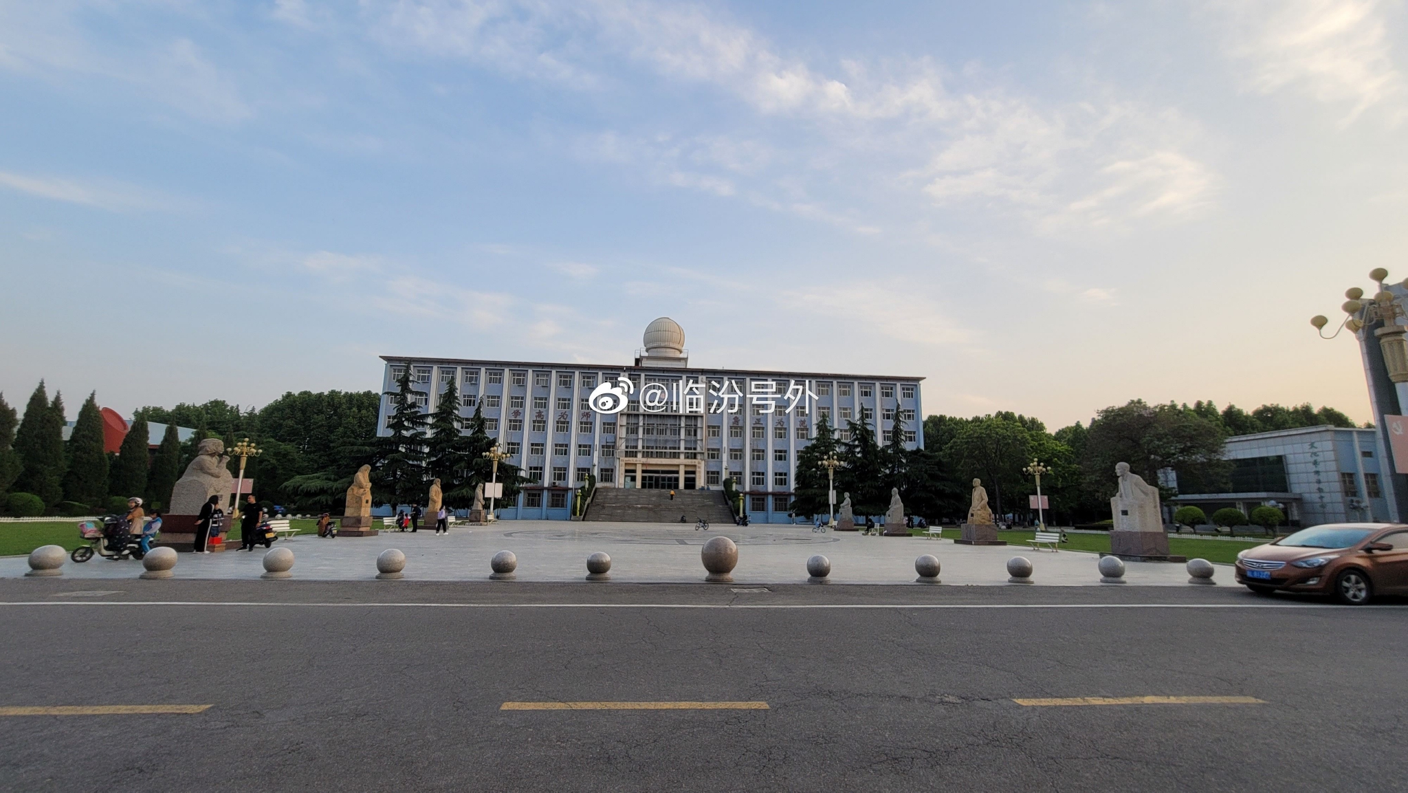 初夏的山西师范大学临汾老校区是什么样子?