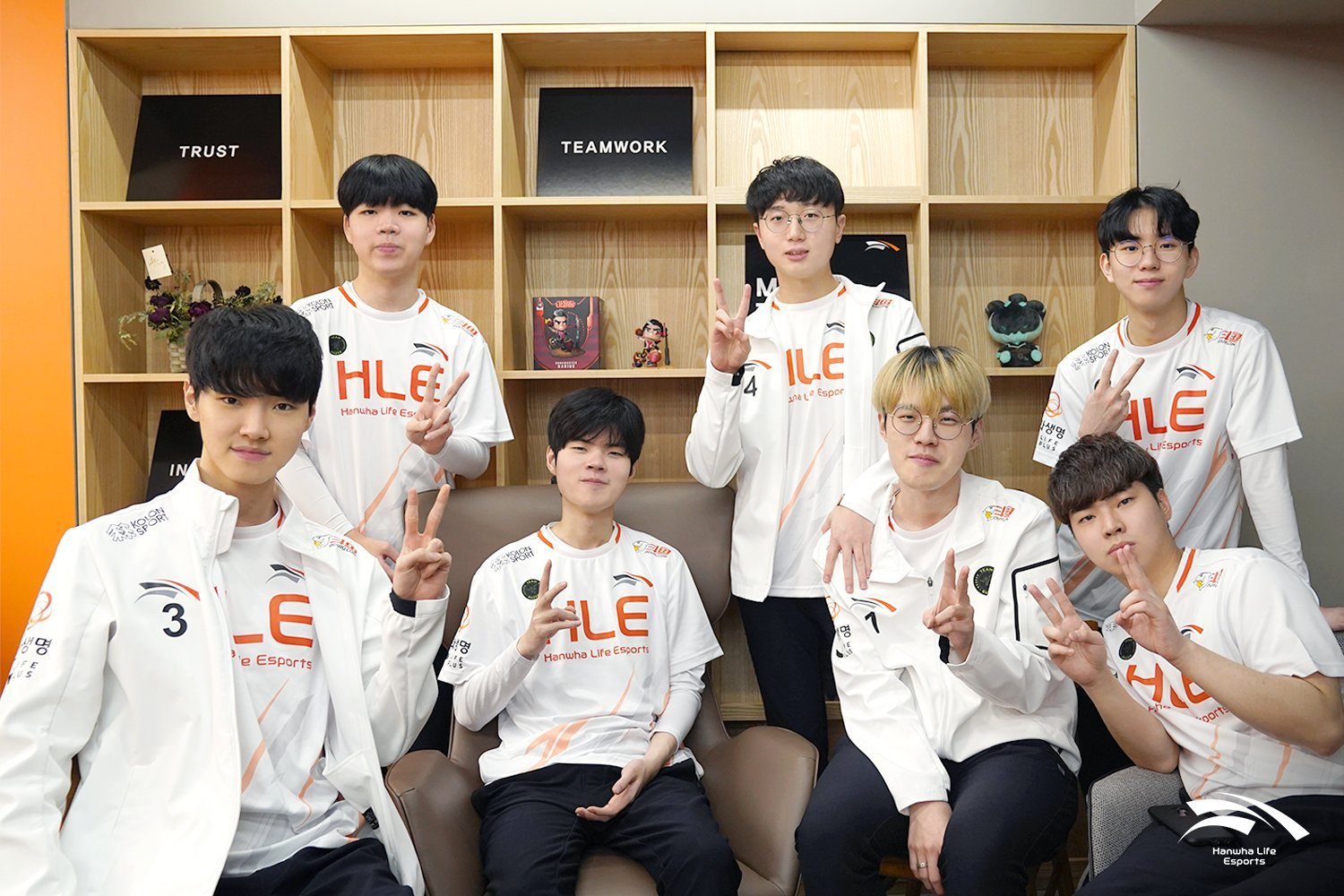 hle官推晒出第三周选手图集,全员比 接下来的比赛继续加油哦!