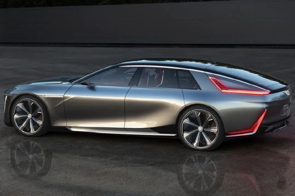 大尾翼+四出排气+全黑标，它是把运动范玩明白了休闲区蓝鸢梦想 - Www.slyday.coM