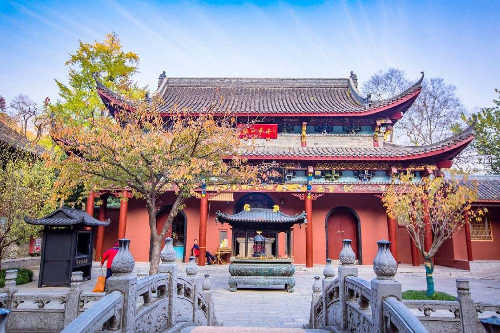 安徽滁州有一座琅琊寺,充满幽静和历史厚重感,秋季风景如画__财经头条