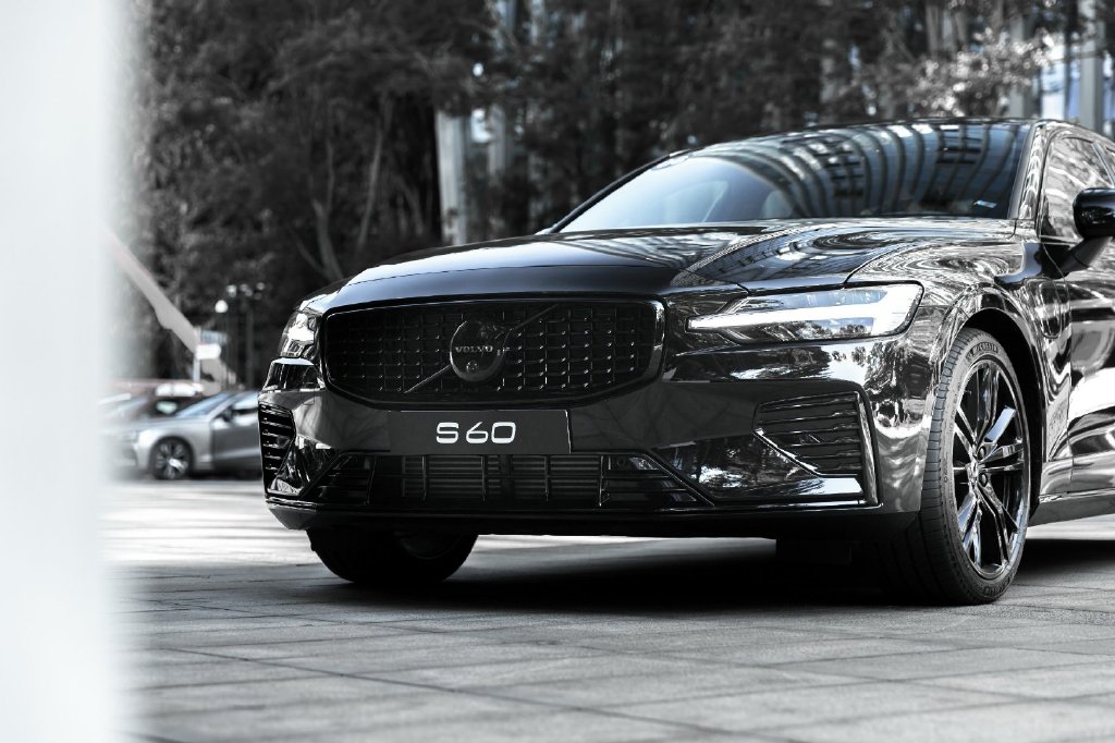 不仅有安全还要有性能试驾沃尔沃s60t8极夜黑限量版