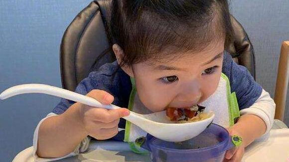 宝宝几岁后，才适合在食中添加肉食呢？