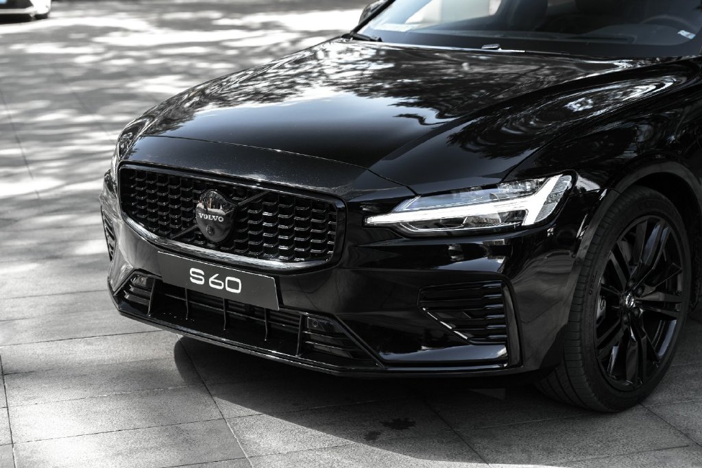不仅有安全还要有性能试驾沃尔沃s60t8极夜黑限量版