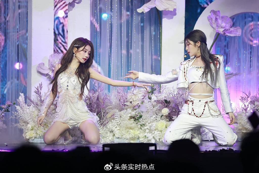 SNH48 GROUP王奕周诗雨“予你”主题巡演开启 春日造一场温柔梦