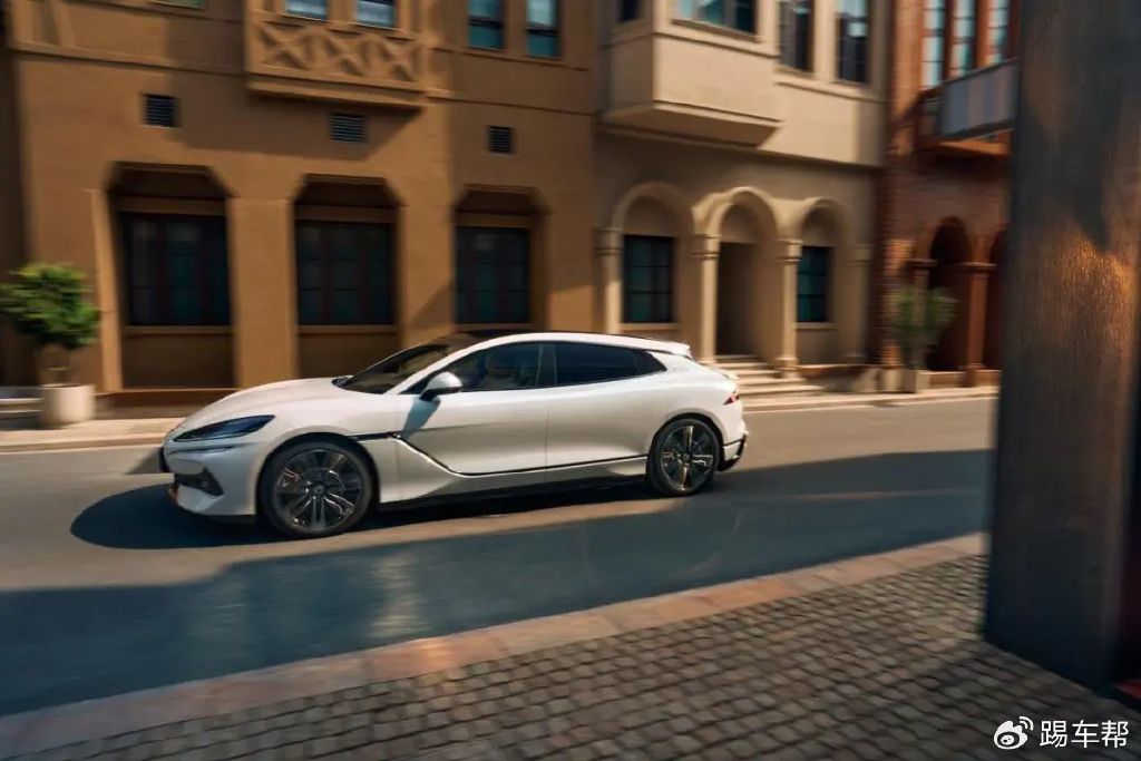 33.48万元起，腾势Z9GT正式上市-腾势x测评视频