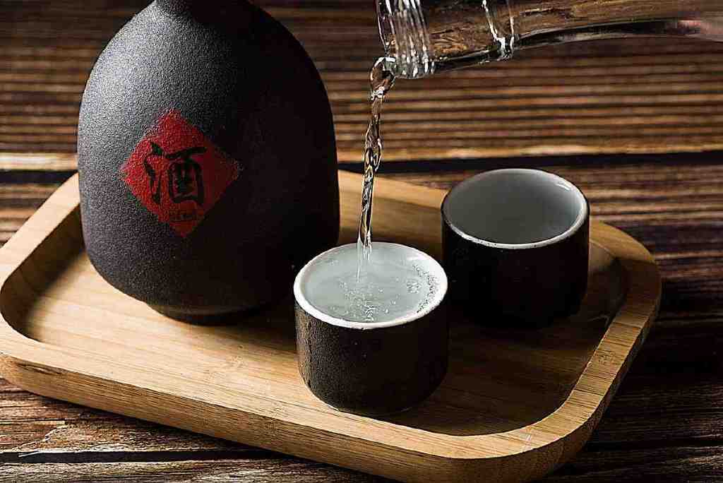 醇酒解心愁,浊酒照白首