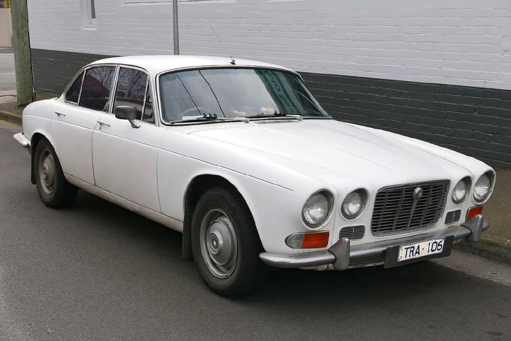 【历史】传承经典外观数十年,捷豹xj系列历史回顾