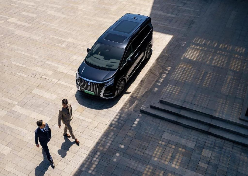 比内地贵25万起！腾势D9正式进军香港市场，订单火爆-腾势qcj7007bev1是什么车型