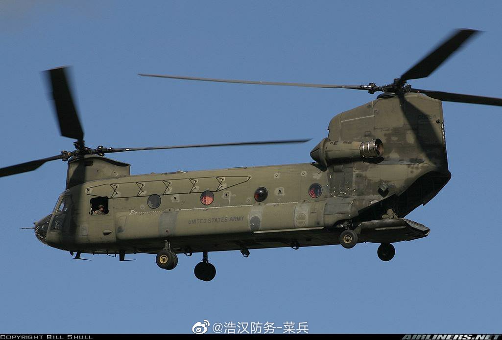 ch-47运输直升机的后舱门可开启成任意角度