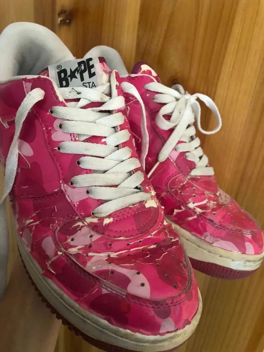 被别人说成带星星的假 af 1,但这个爆皮粉化,真觉得会比权志龙的 af 1