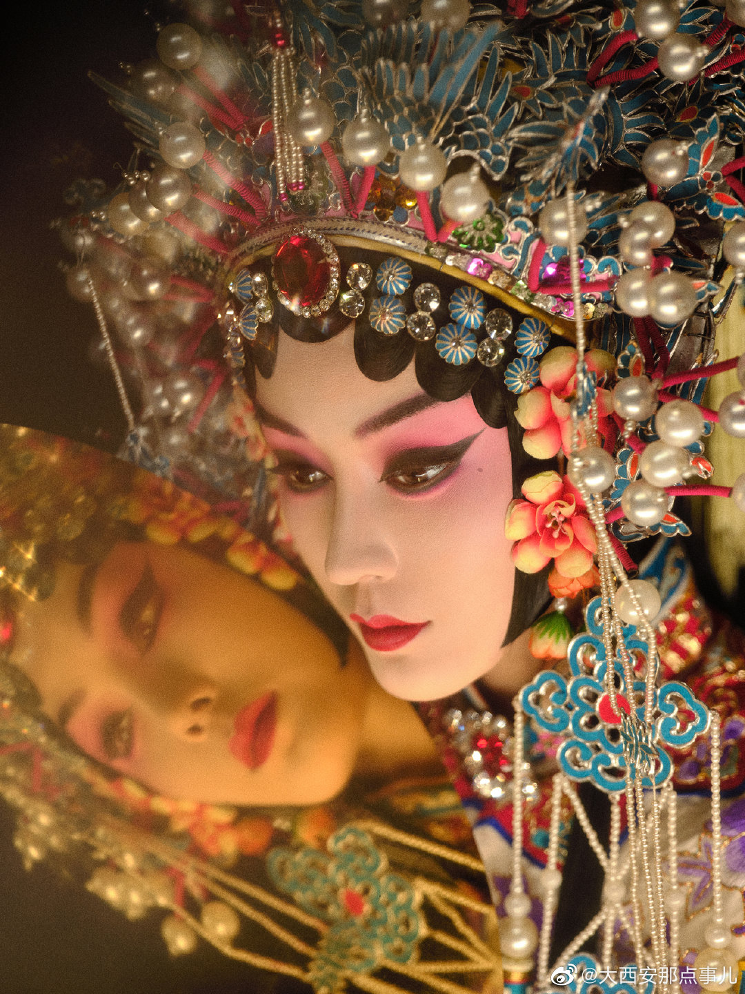 近日汤晶媚拍摄的一组戏曲妆容写真照曝光