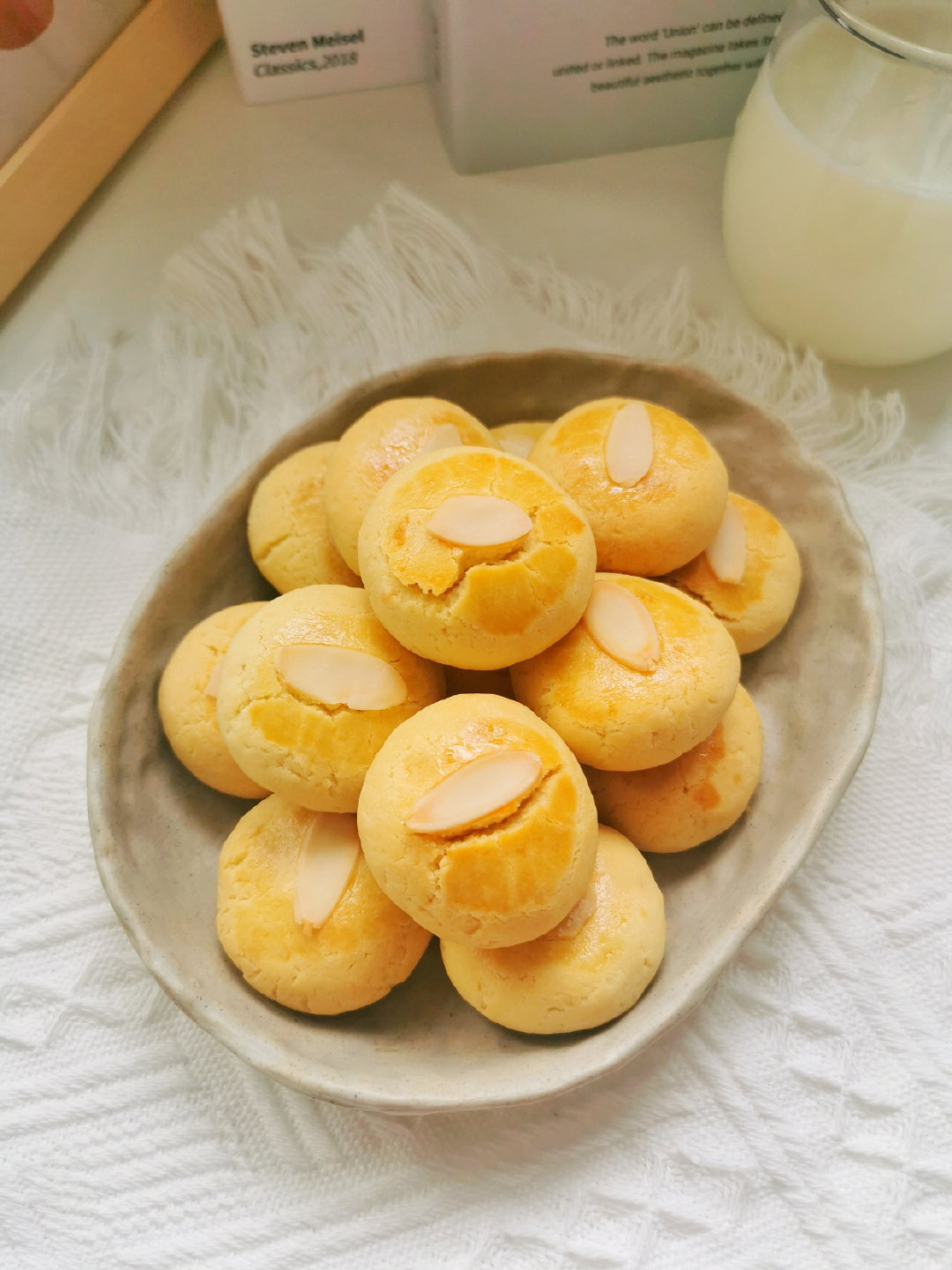 80后妈妈坚持自制零食,今天做的肉松小奶酥,老公儿子抢着吃