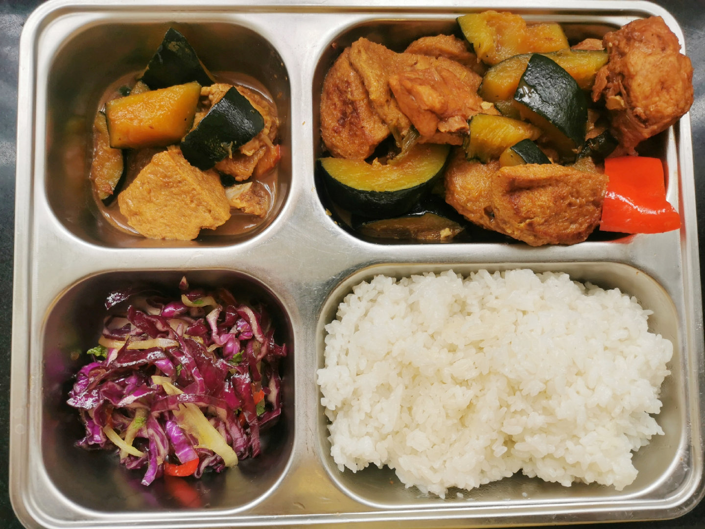 家有小学生午餐不讲究成本不足30元每天不重样吃饱不浪费